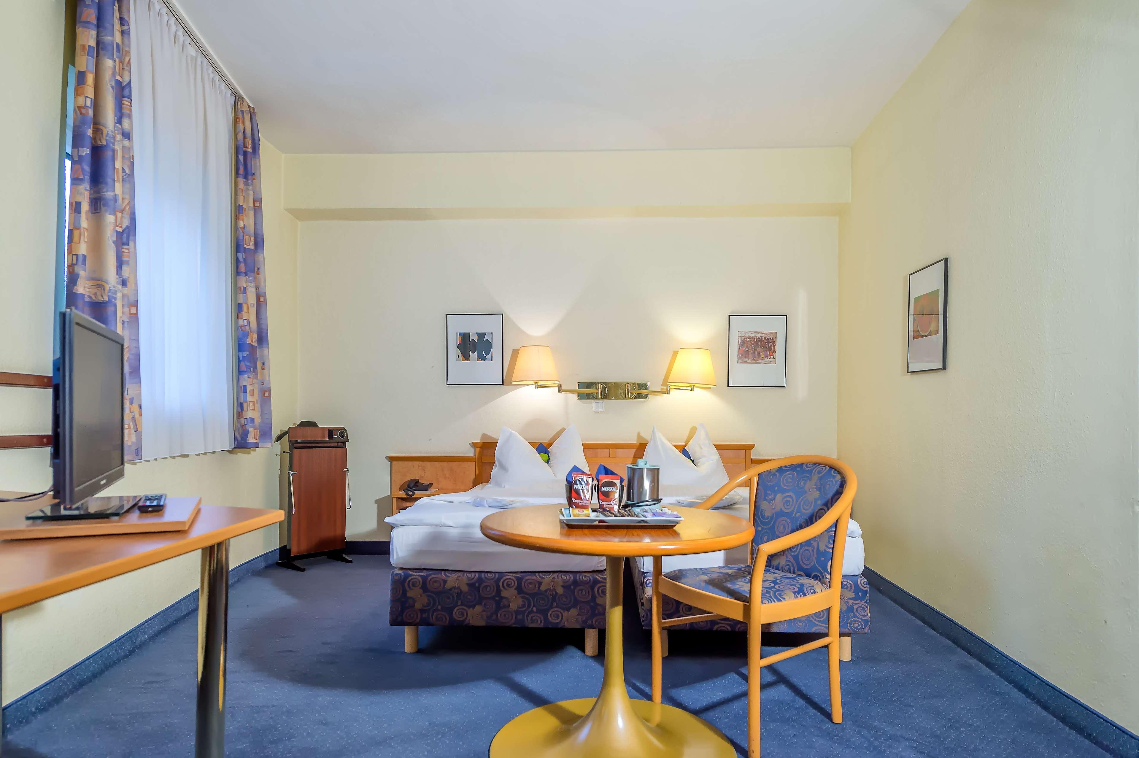 Best Western Weymouth Hotel Rembrandt Bagian luar foto